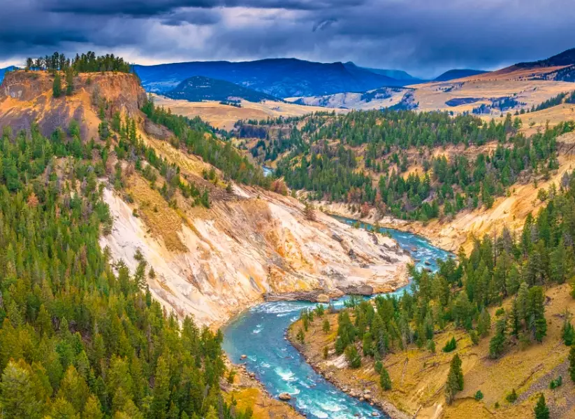 Yellowstone travel guide