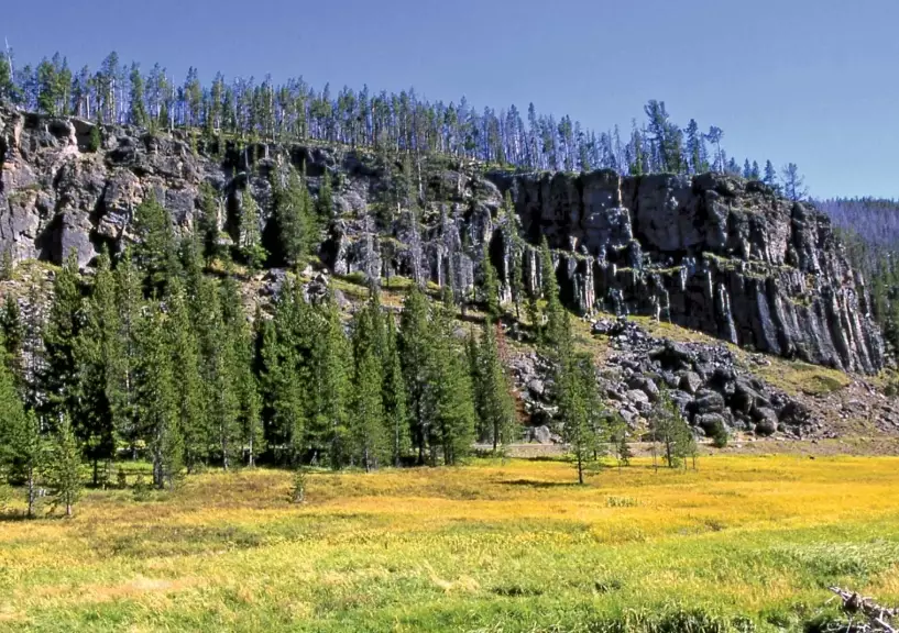 Yellowstone travel guide