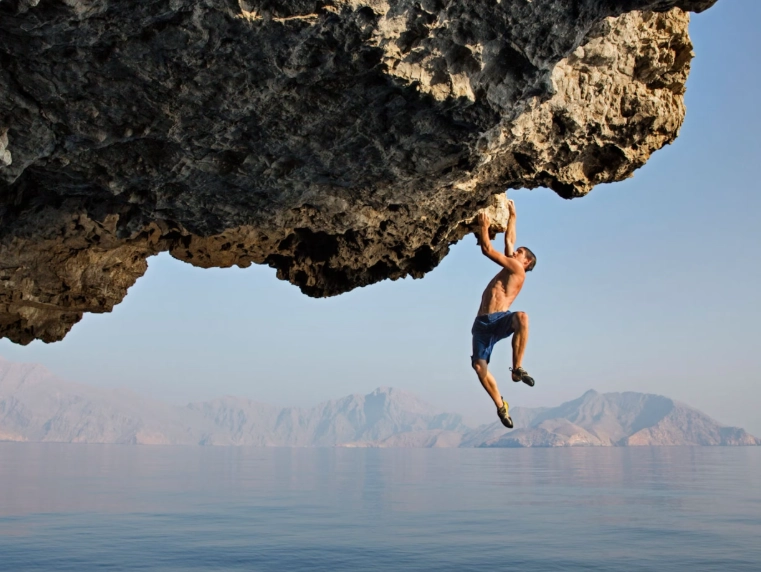 free solo climbing