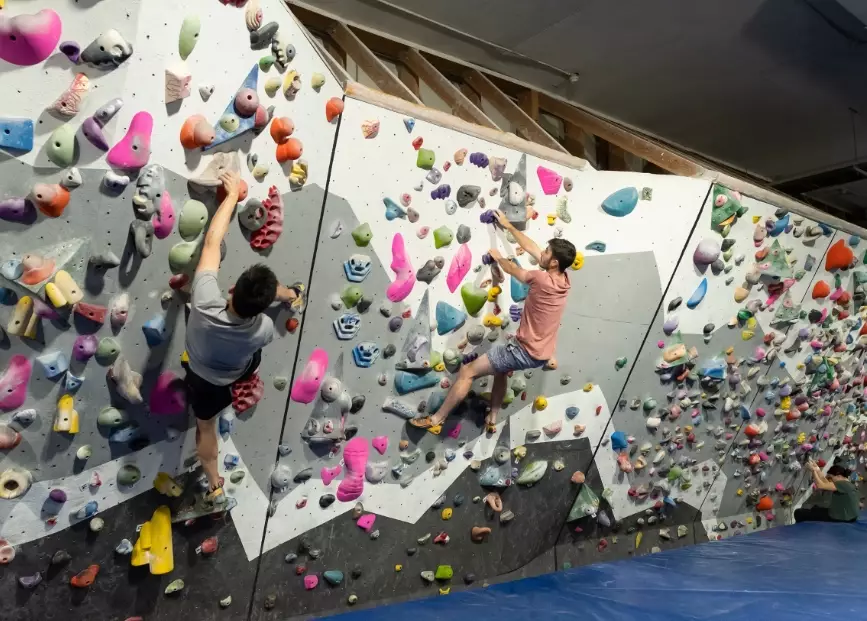 how to find climbing routes