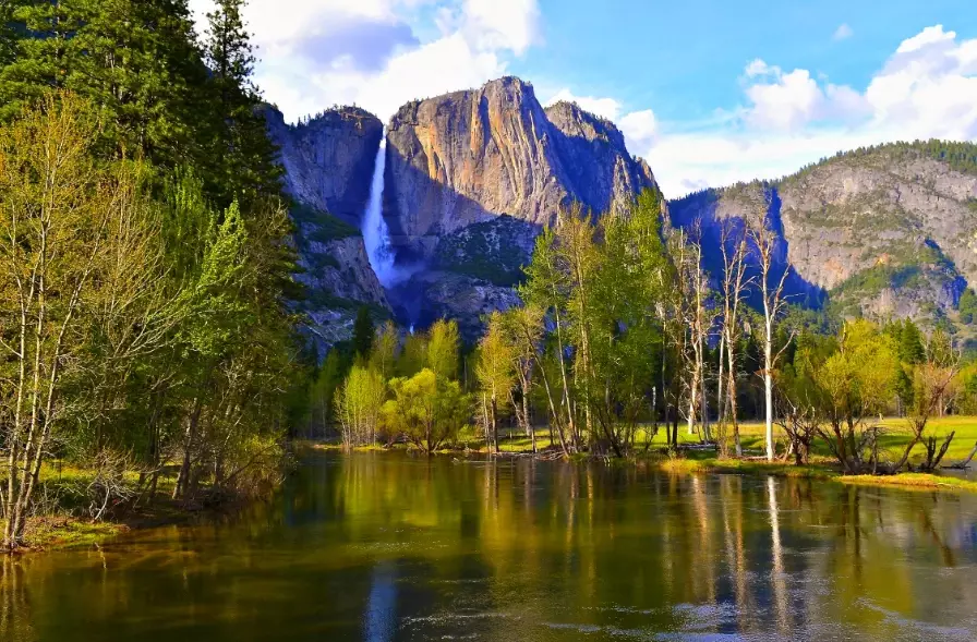 Yosemite hiking trails