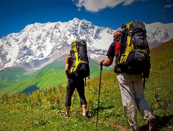 mountaineering vs hiking