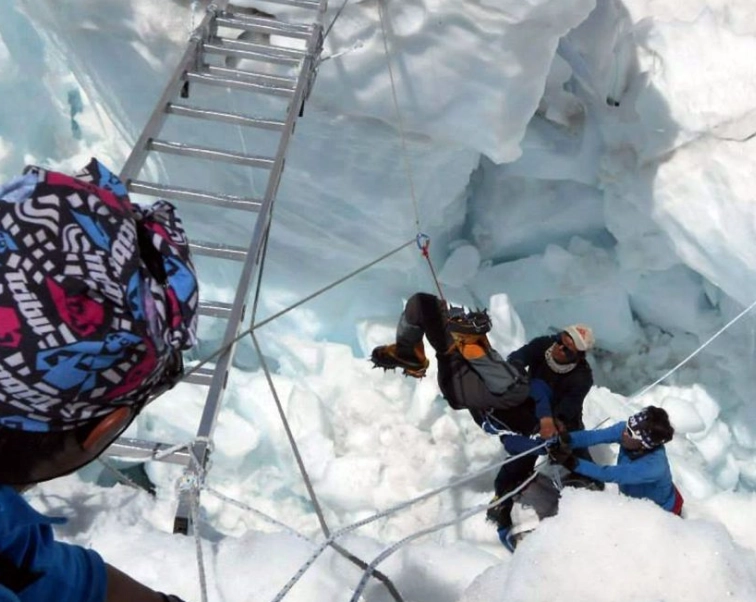 What is the biggest cause of death to mountain climbers?