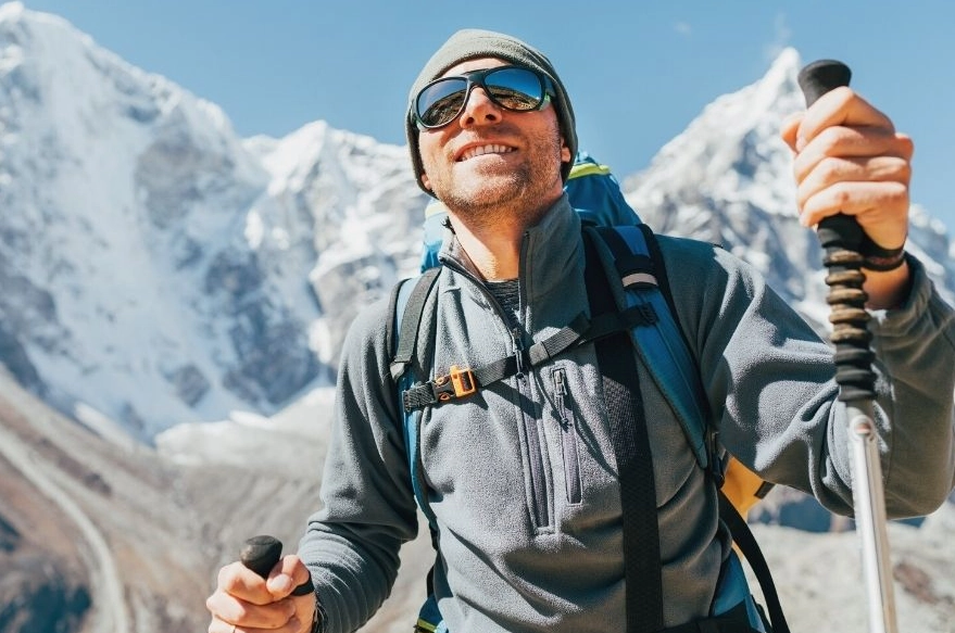 What are the safety precautions for climbing?