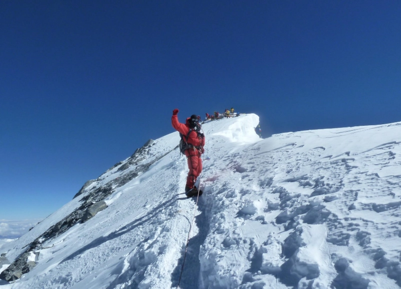 cost to climb Everest