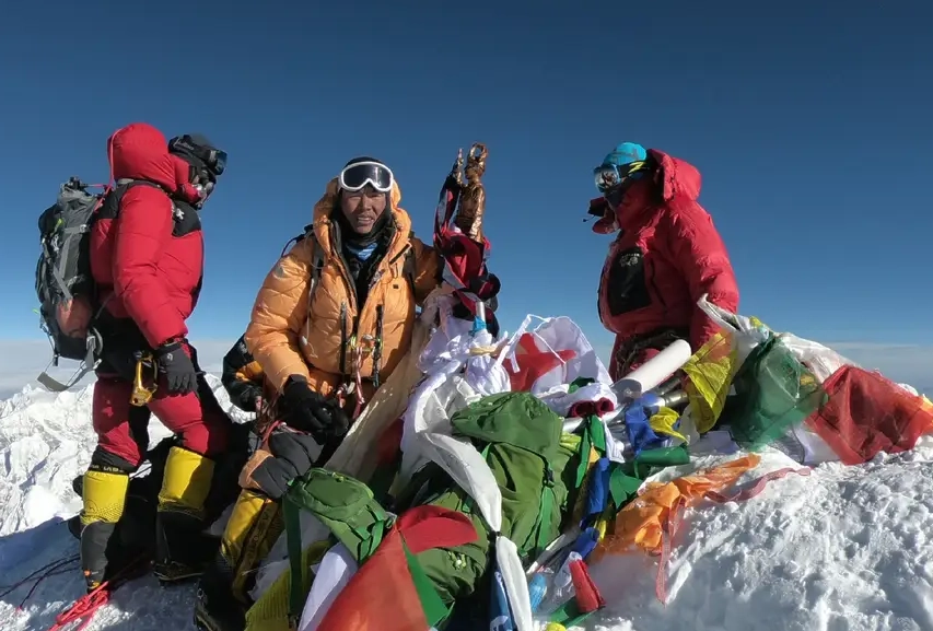 climb Mount Everest price