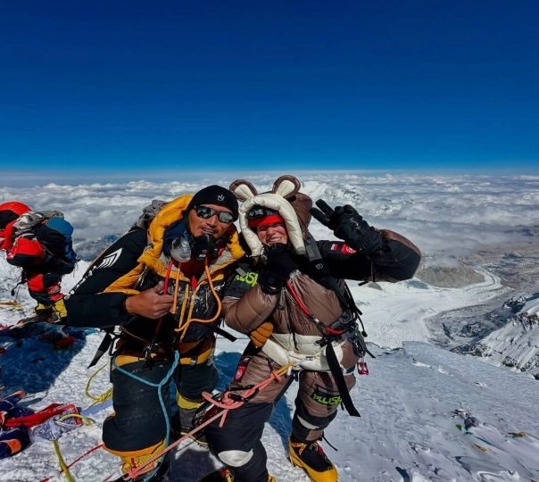 The Complete Everest Climbing Guide: Routes, Costs & How to Prepare