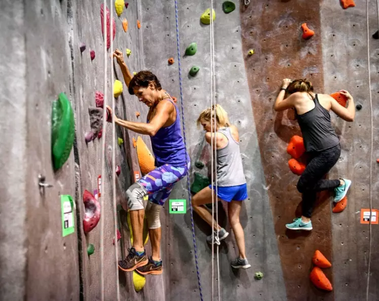 minimize climbing fall injury minimize climbing fall injury