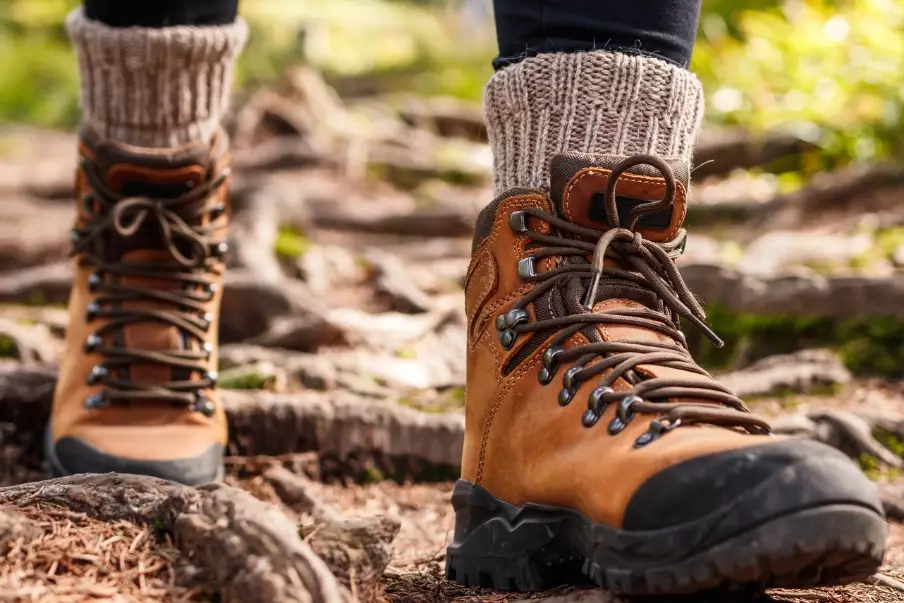 how to choose hiking boots