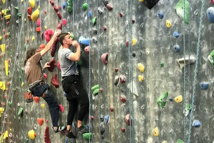 how to choose climbing shoes