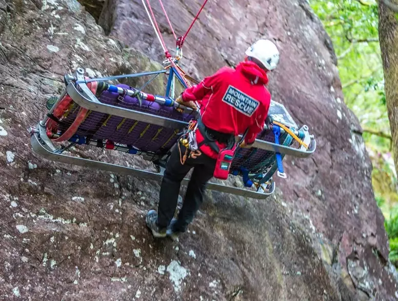 how to prepare for a mountain hike