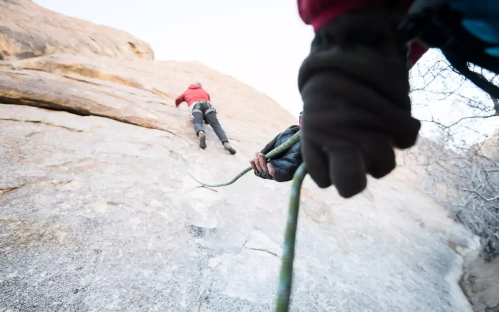 climbing belay techniques climbing belay techniques