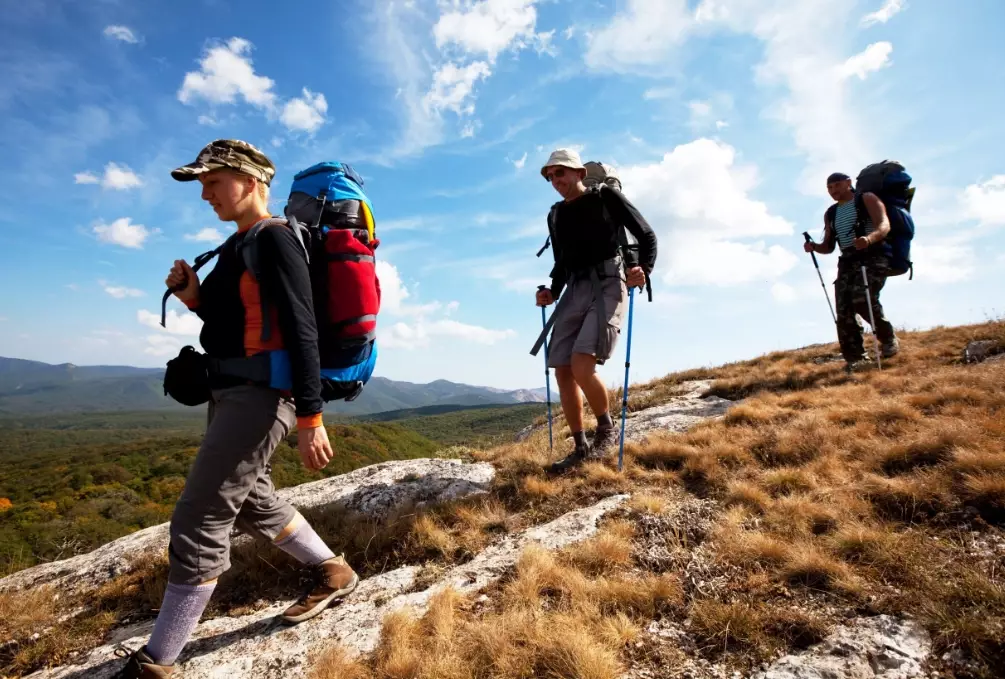 How to hike correctly?