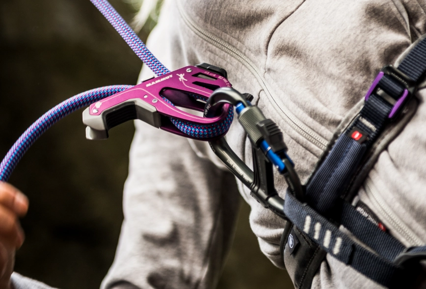 how to choose a belay device