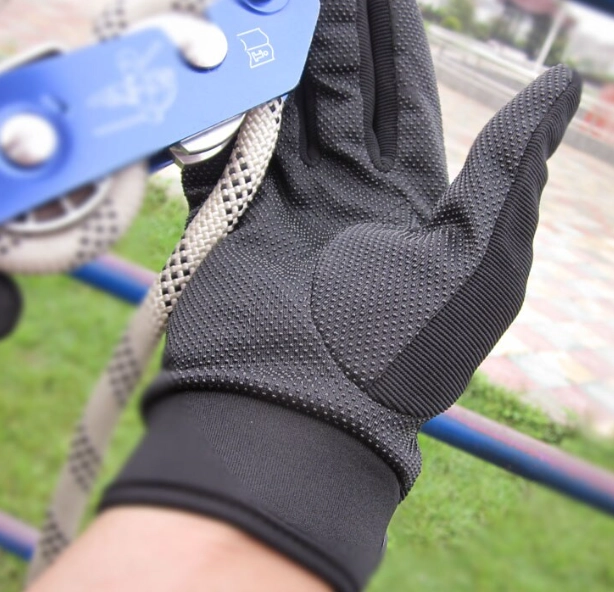 when to wear climbing gloves when to wear climbing gloves